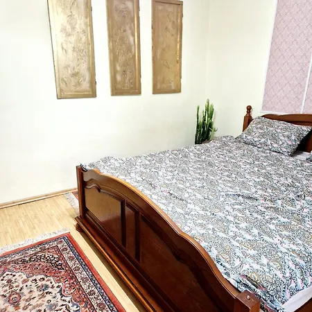 Vintage Apartment *